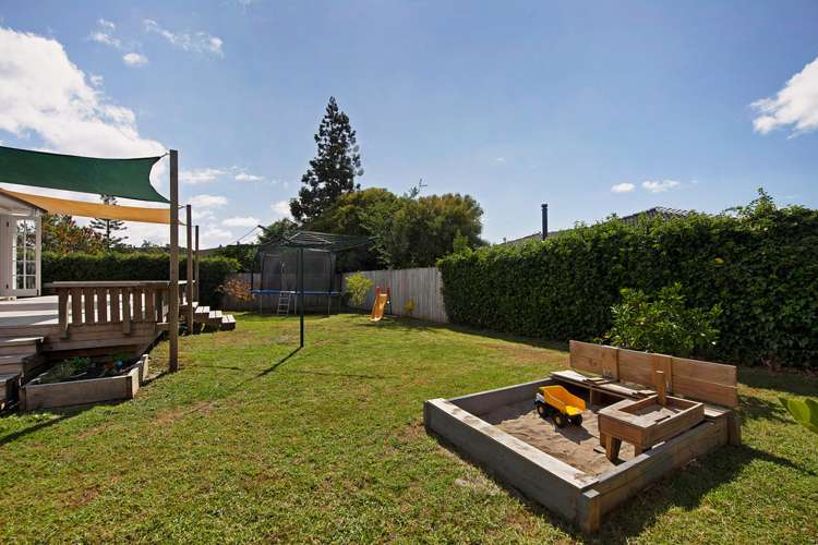 7 Karina Place Glen Eden_16