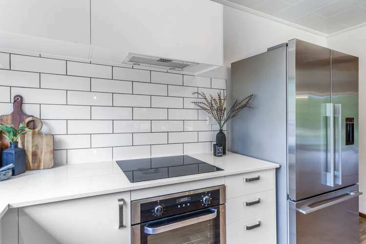 266 Bay Road West Plains_8