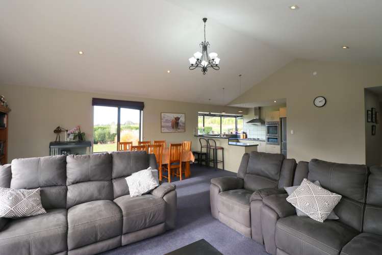 121 Mason Road Seaward Bush_6