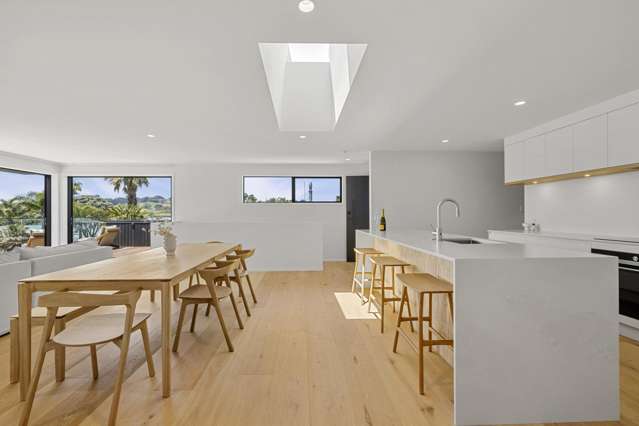 FURTHER REDUCED! Vendors want an offer!