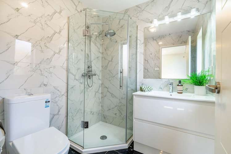 77A Royal Road Massey_20