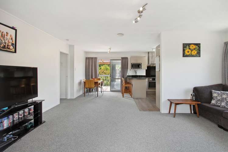 11 Katrina Place Massey_10