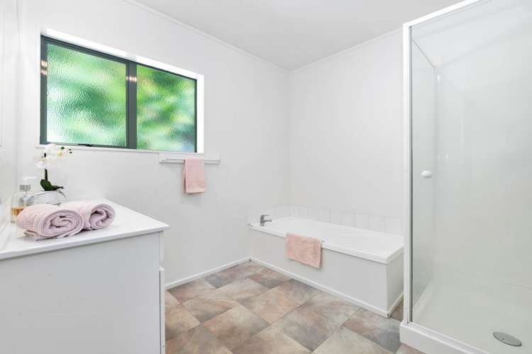 7c Shadon Place Stanmore Bay_12