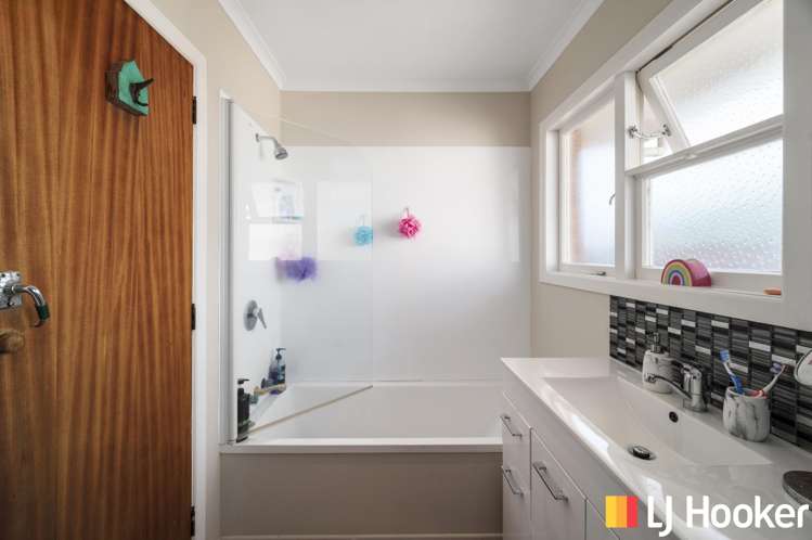 14 Pedlar Street Mangakakahi_13