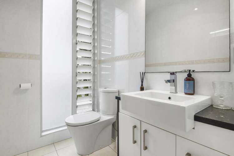 42 Bayview Road Browns Bay_24