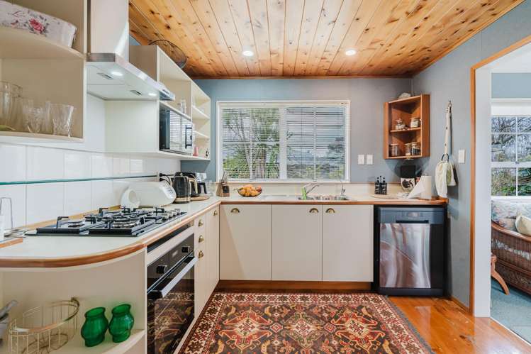 18b Ridgeway Place Glenview_5