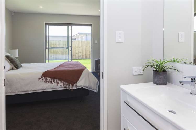 7 Kingsbridge West Burwood_16