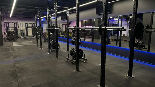 Rare gym or showroom sublease opportunity