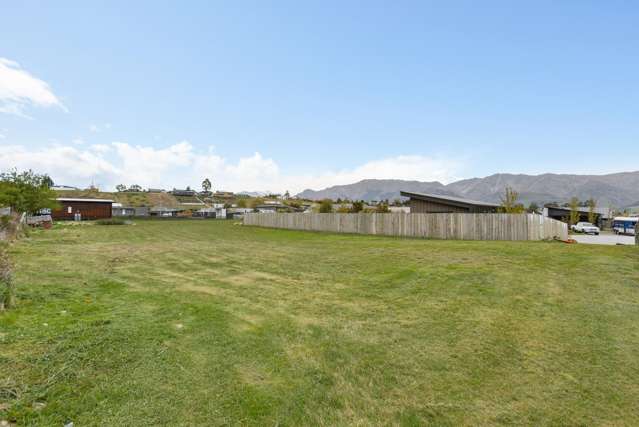 Stunning Land Opportunity in Lake Hawea Awaits!