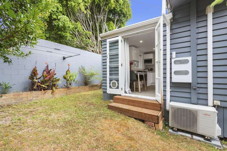 83 Mcleod Road Te Atatu South_10