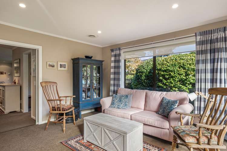 32 Awanui Drive Waikanae_10