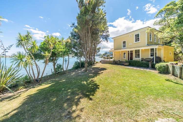 55 Paremata Road Paremata_11