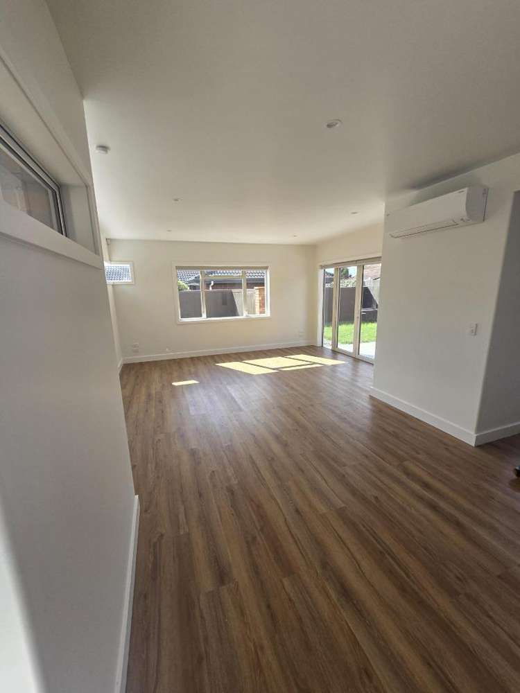 b/4 Knighton Road 1076_1