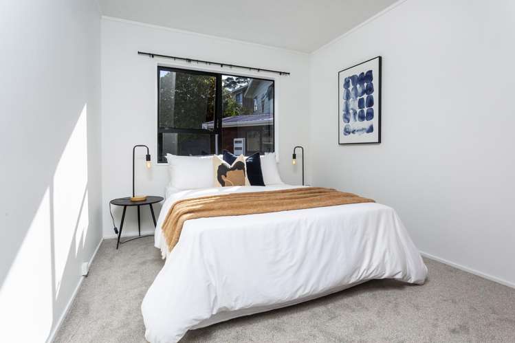 2/17 Greenvalley Rise Glenfield_8