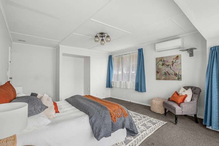 6 Boyd Grove Naenae_12