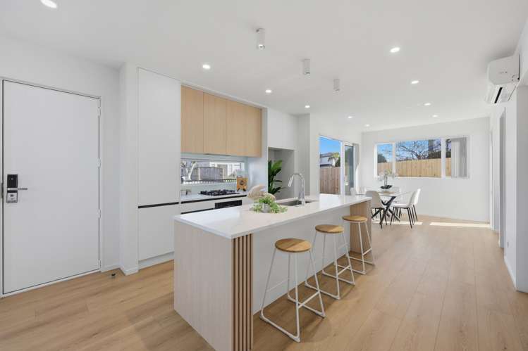 33 Sorrel Crescent Bucklands Beach_7