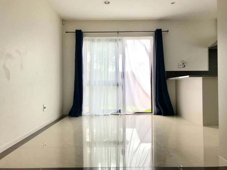 8a Tiari Place Mangere East_12