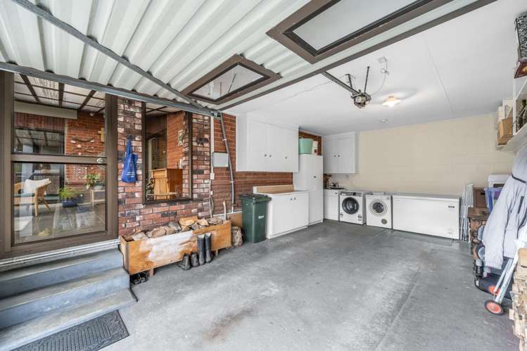 442 Queens Drive Windsor_16