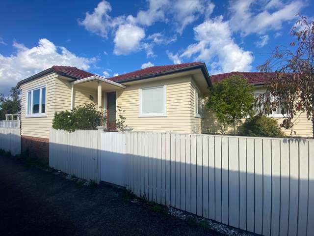 Spacious Family Home in Prime Arahoe Road Location