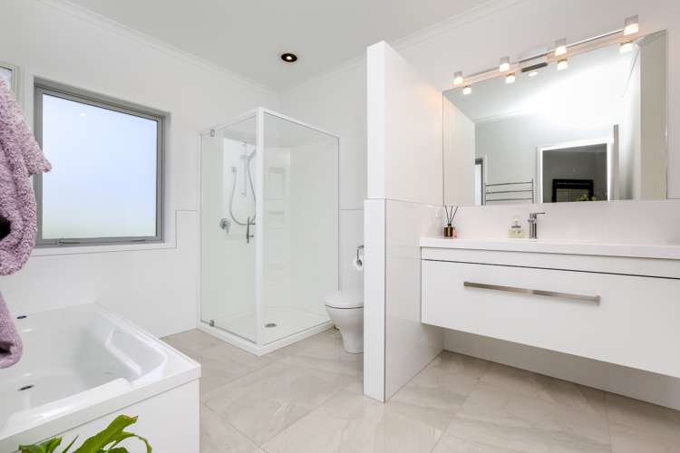 1 Manurau Crescent Merrilands_14