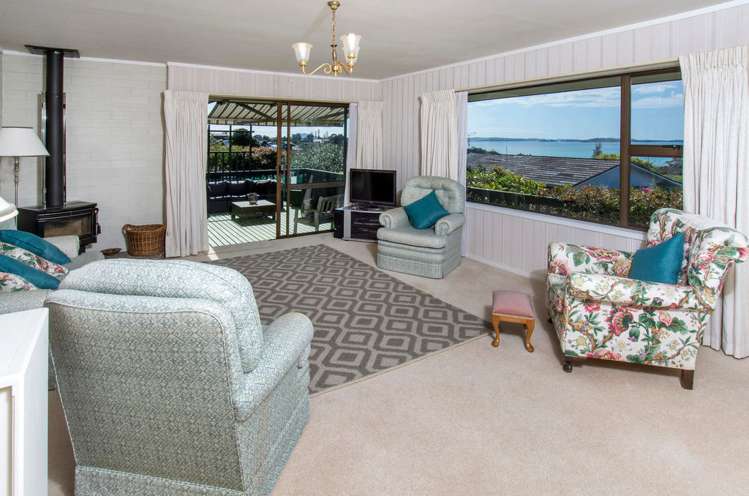 15 Paisley Street Mellons Bay_7