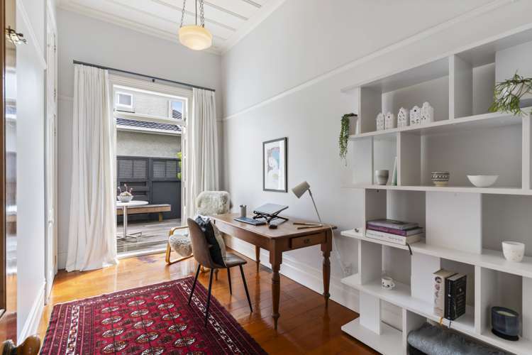 72 The Drive Epsom_19