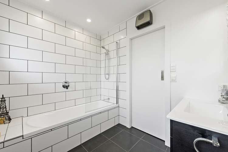 55 Oriana Crescent Hornby_17