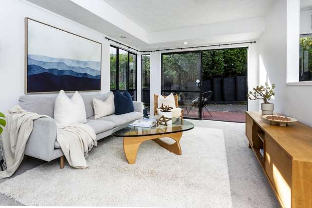 2/17 Greenvalley Rise Glenfield_2