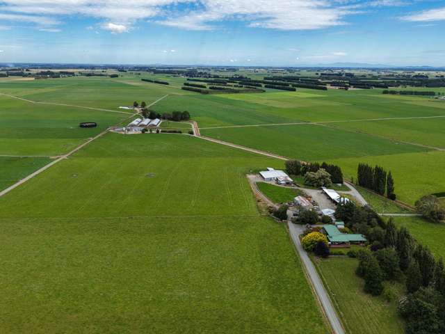 867 Hundred Line Road East South Hillend_1