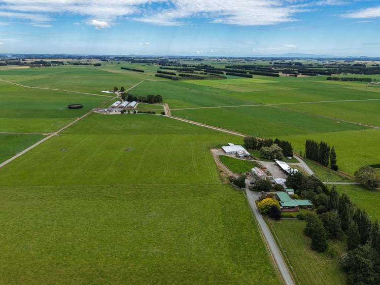 867 Hundred Line Road East South Hillend_1