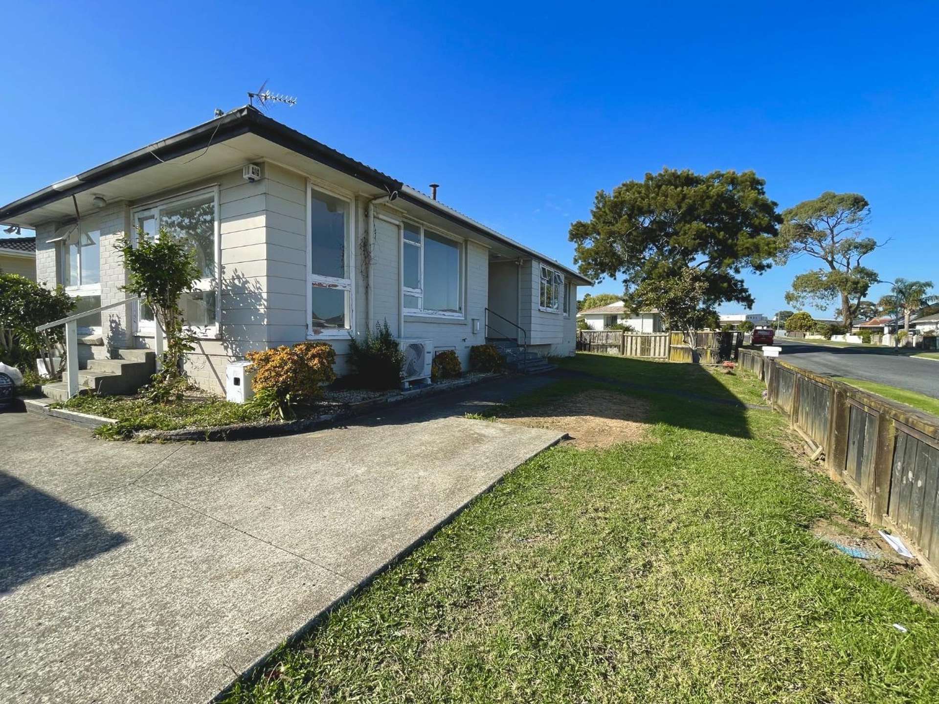 13 Chelburn Crescent Mangere_0