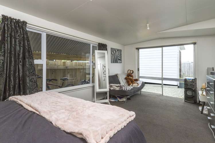 37 Croucher Street Richmond_12