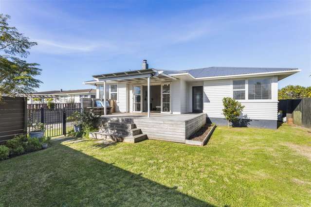 3 Clinton Avenue Te Atatu Peninsula_1