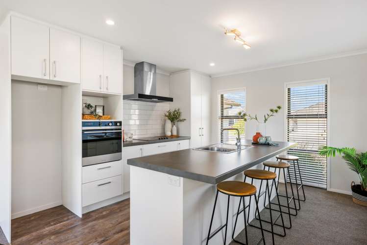 11 Kahuparere Crescent Pyes Pa_1