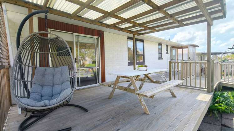 7 Cobham Crescent Kelston_25