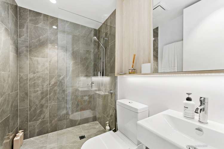 2 Jean Caldwell Way Island Bay_7