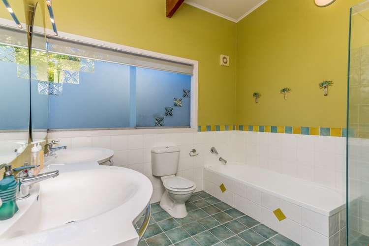 1/99a Landscape Road Mount Eden_13