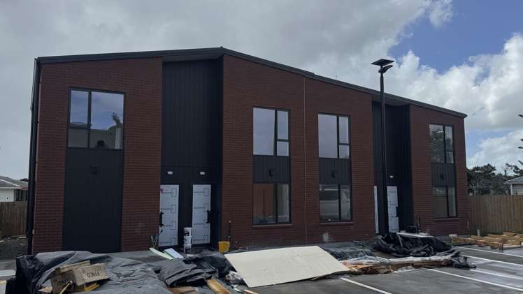 10-12 Humphreys Place Mangere_8