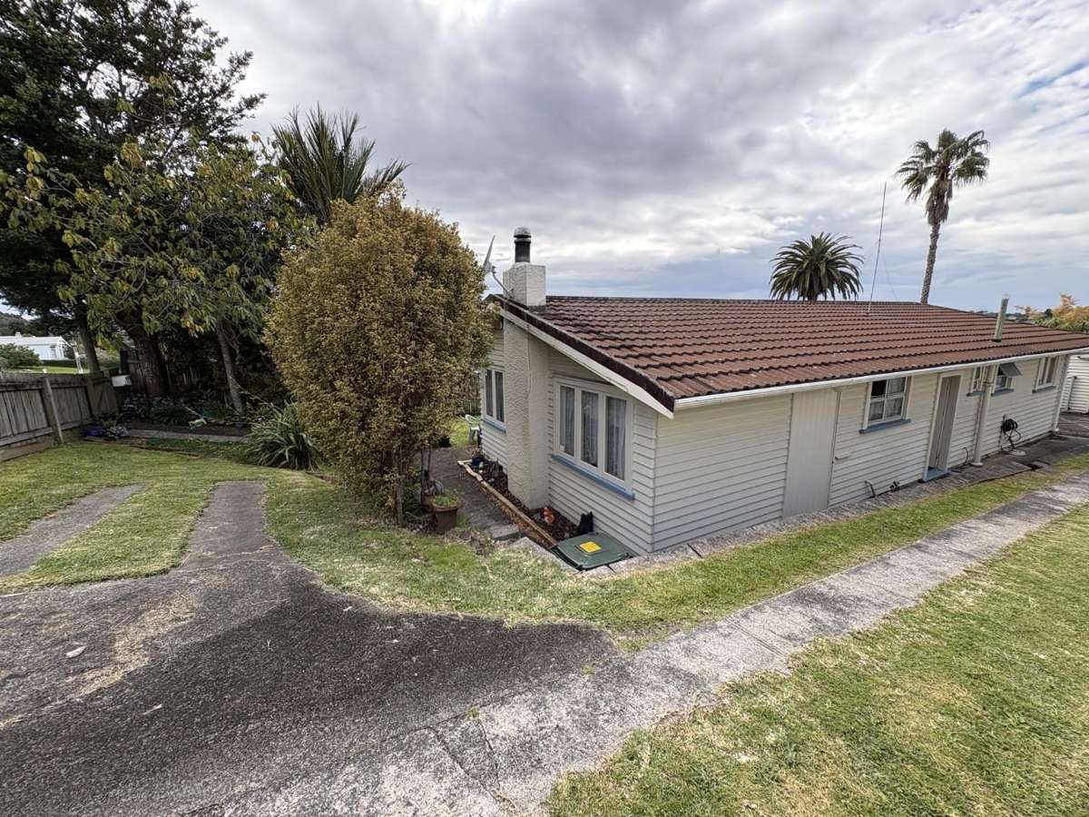 FAMILY HOME - FULLY FENCED 2