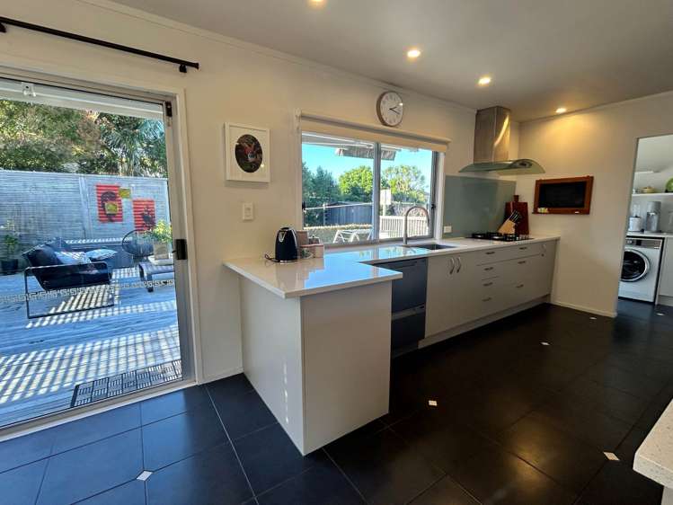 23 Amante Crescent Mairangi Bay_3