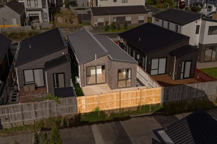 5 Herekino Street Westgate_10