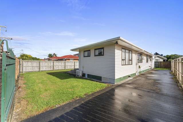 URGENT SALE! Solid Home - 3 Beds, Fully Fenced!