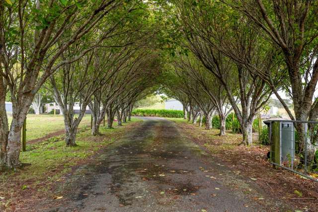 ONE ACRE LIFESTYLE ON HURFORD