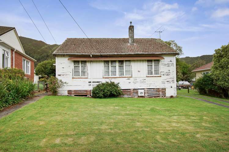 107 Wilkie Crescent Naenae_16