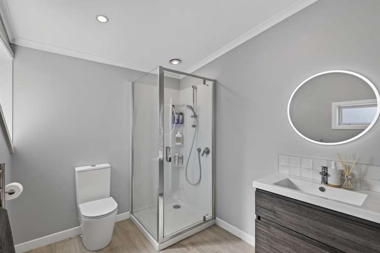 8 York Crescent Westown_22