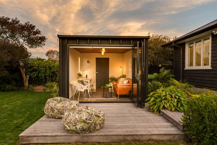 29 Main Road Redcliffs_17