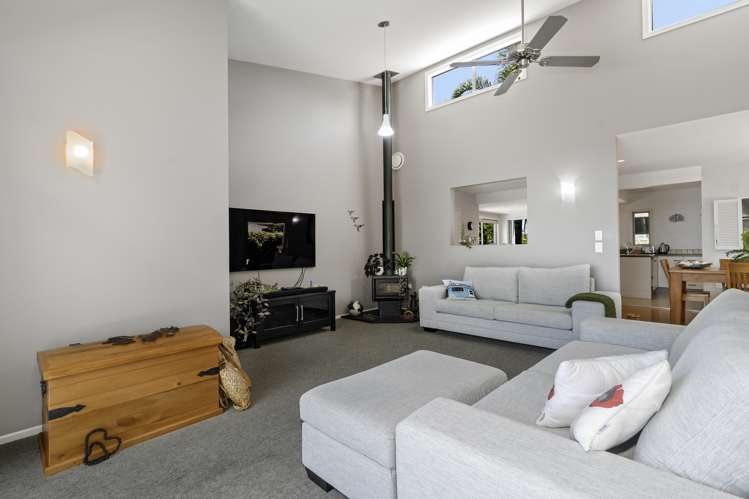 15 Roderick Street Otumoetai_10