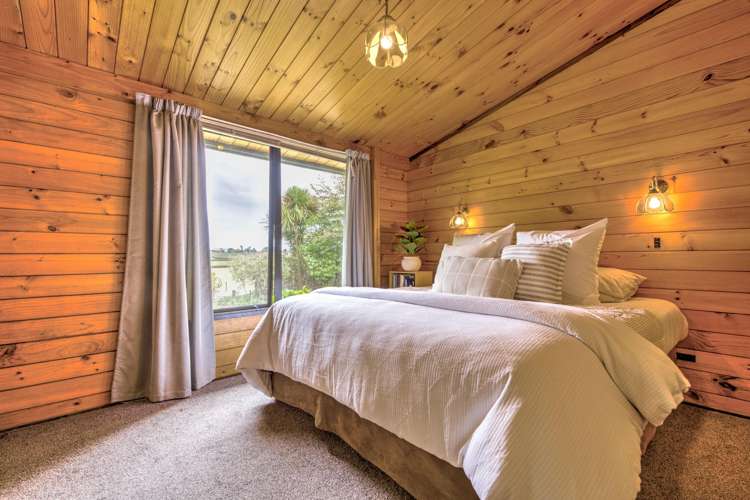 2/134 Barrett Road Temple View_12