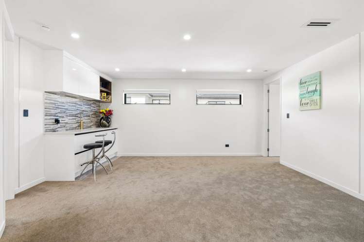 17 Tullymore Drive Flat Bush_10