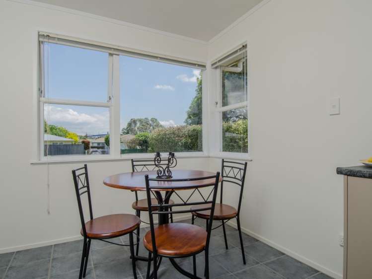 8 Dolan Place New Lynn_9